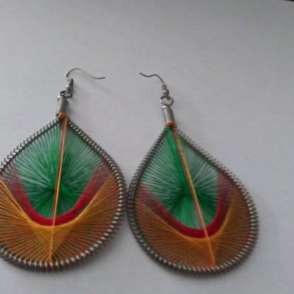 EARRINGS - Picture 1 of 1